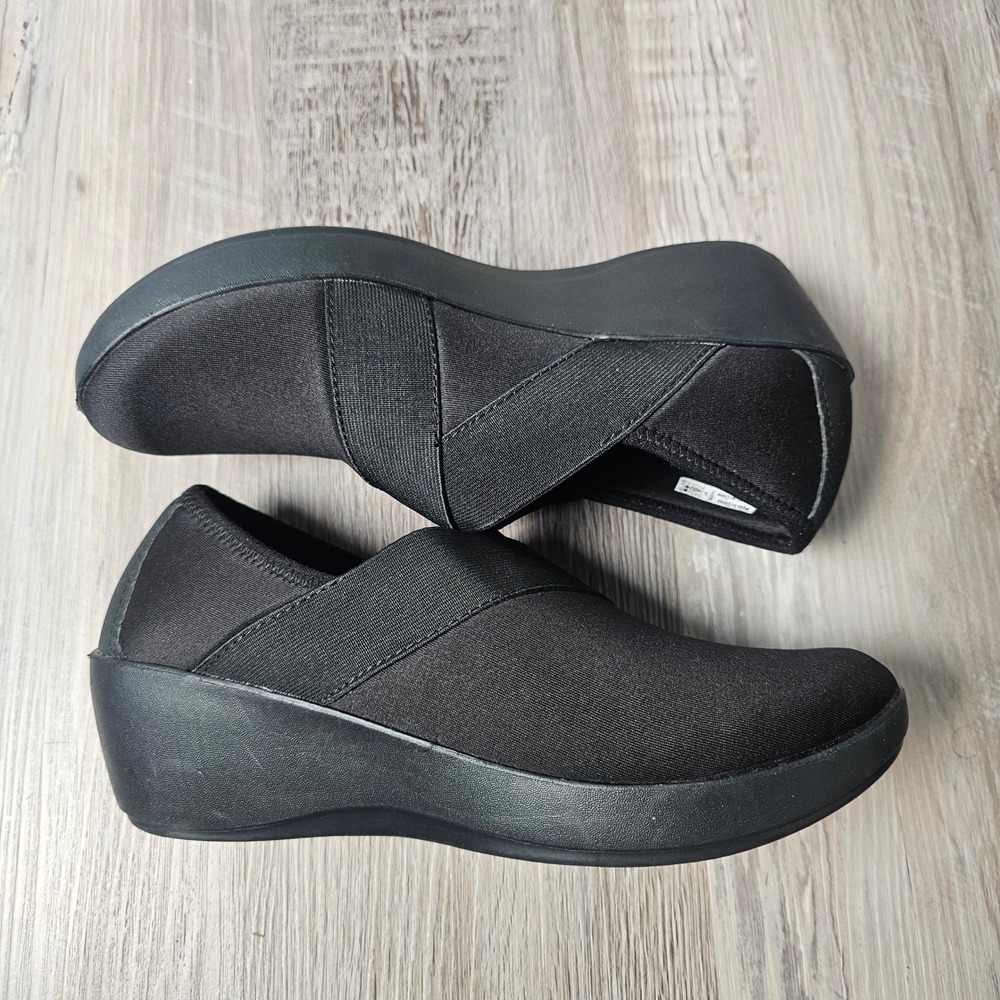 Crocs Womens Busy Day Stretch Wedge Loafers W7 Black Comfort Workwear‎ 202852